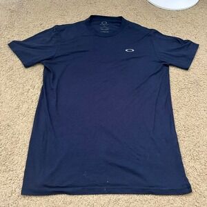 Vintage Oakley navy blue t-shirt Size M